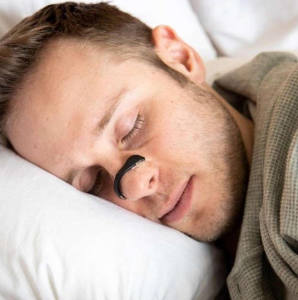 Magnetyczny pasek na nos dla lepszego snu