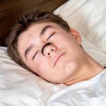 Magnetyczny pasek na nos dla lepszego snu