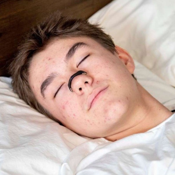 Magnetyczny pasek na nos dla lepszego snu