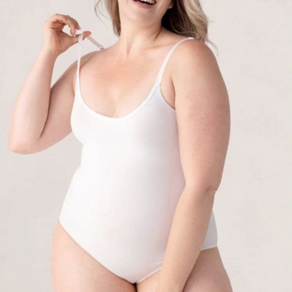 Body z okrągłym dekoltem i cienkimi ramiączkami