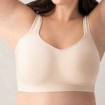 Modelujący biustonosz – wsparcie i komfort