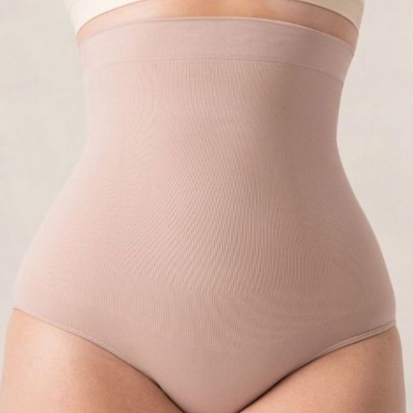 Wysokie majtki modelujące